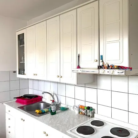 Old Spacious In The City Center Daire