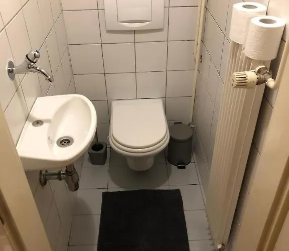 아파트 Old Spacious In The City Center *