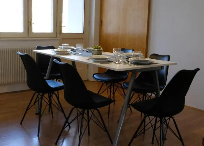 Daire Old Spacious In The City Center *