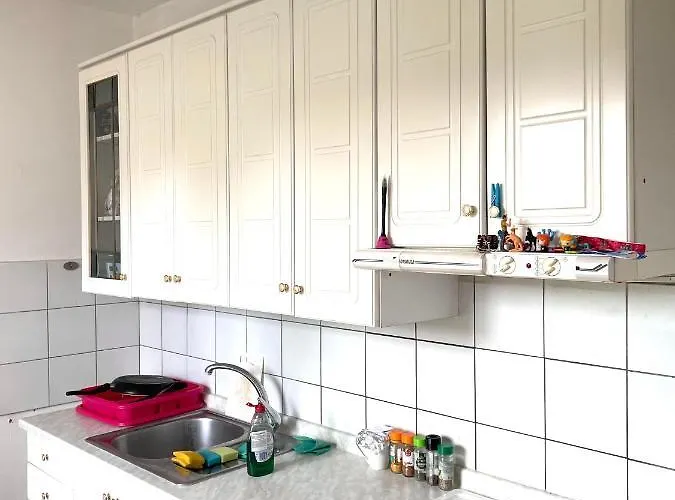 Old Spacious In The City Center Daire